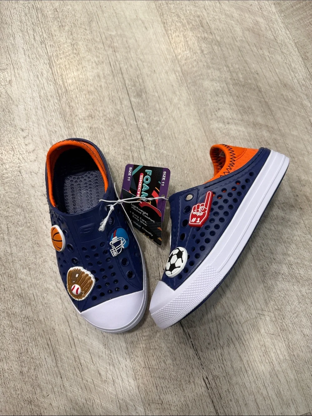 NWT • sketchers • foamies